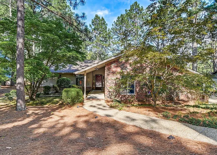 Charming Pinehurst Getaway W/ Golf Course View!