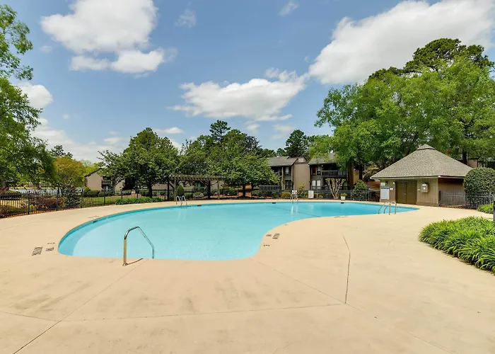 Lakeview Condo W/ Resort Pool: 2 Miles To Golf!